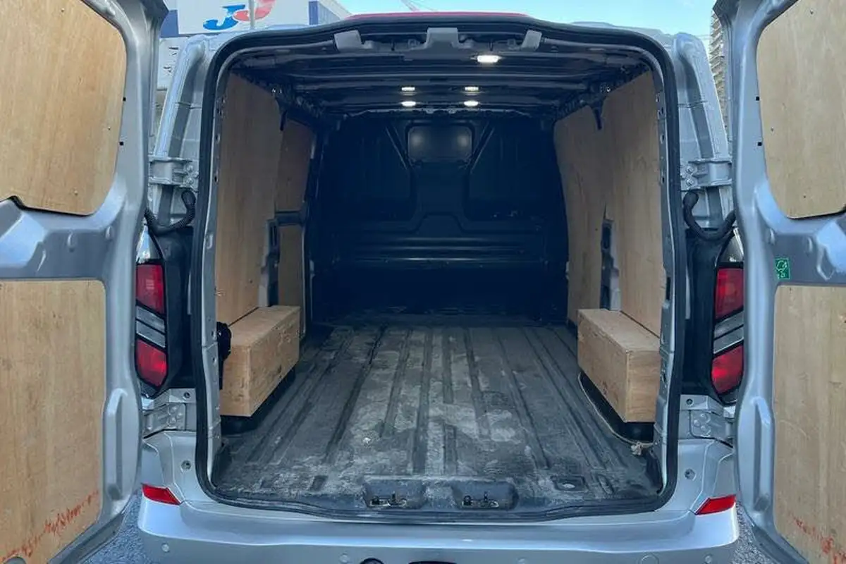 2023-ford-transit-custom-20tdci-300-l1h1-limited-136pseu6e-panel-van-1996cc-auto-big-4