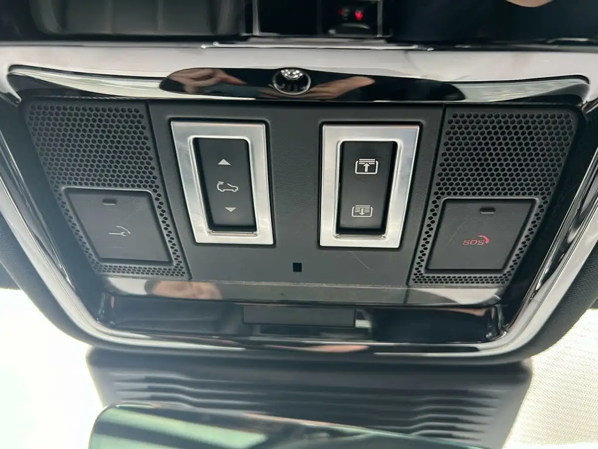 2022-land-rover-range-rover-velar-20-d200-velar-big-36
