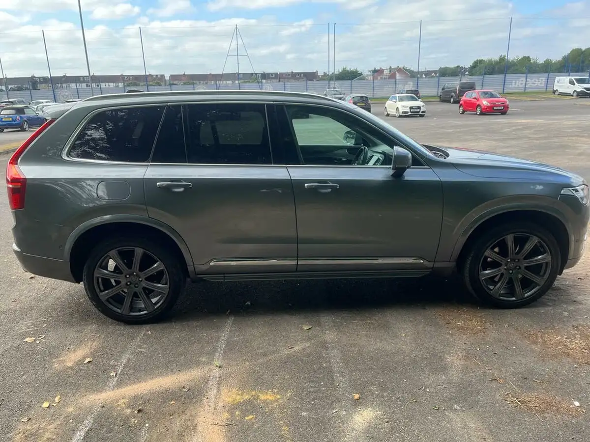 2017-volvo-xc90-20td-d5-inscription-auto-big-4