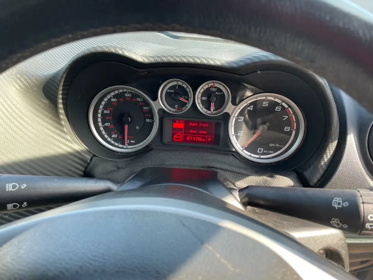 2012-alfa-romeo-mito-14-veloce-tb-multiair-135bhp-tct-big-7