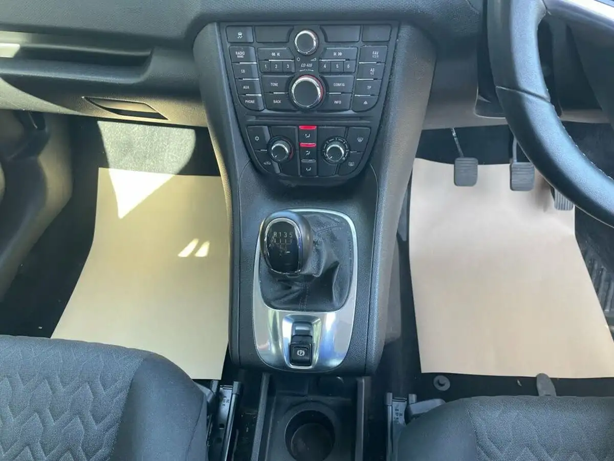 2013-vauxhall-meriva-14-energy-120ps-ac-1364cc-big-16