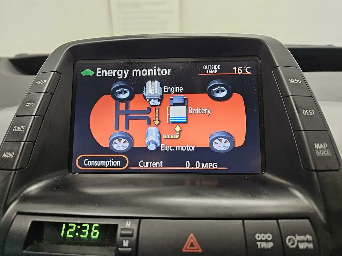 2008-toyota-prius-15-vvt-i-t-spirit-big-36