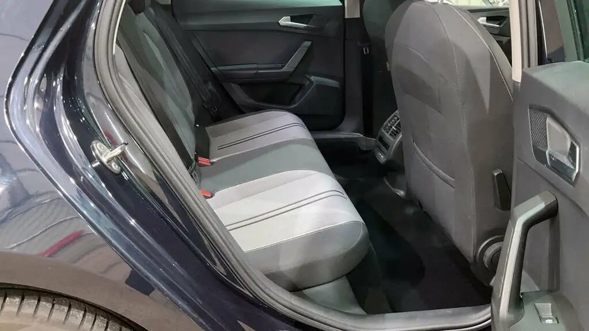 2022-seat-leon-big-8