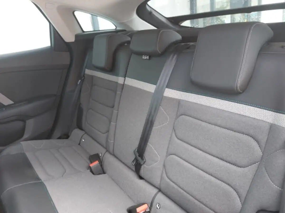 2022-citroen-c4-12-puretech-shine-130ps-big-5