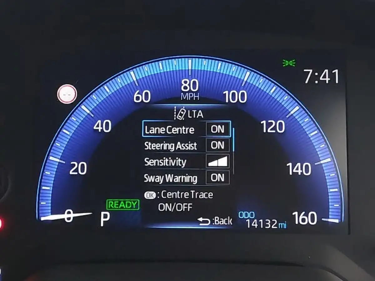 2022-toyota-corolla-20-vvt-i-icon-tech-hatchback-big-11