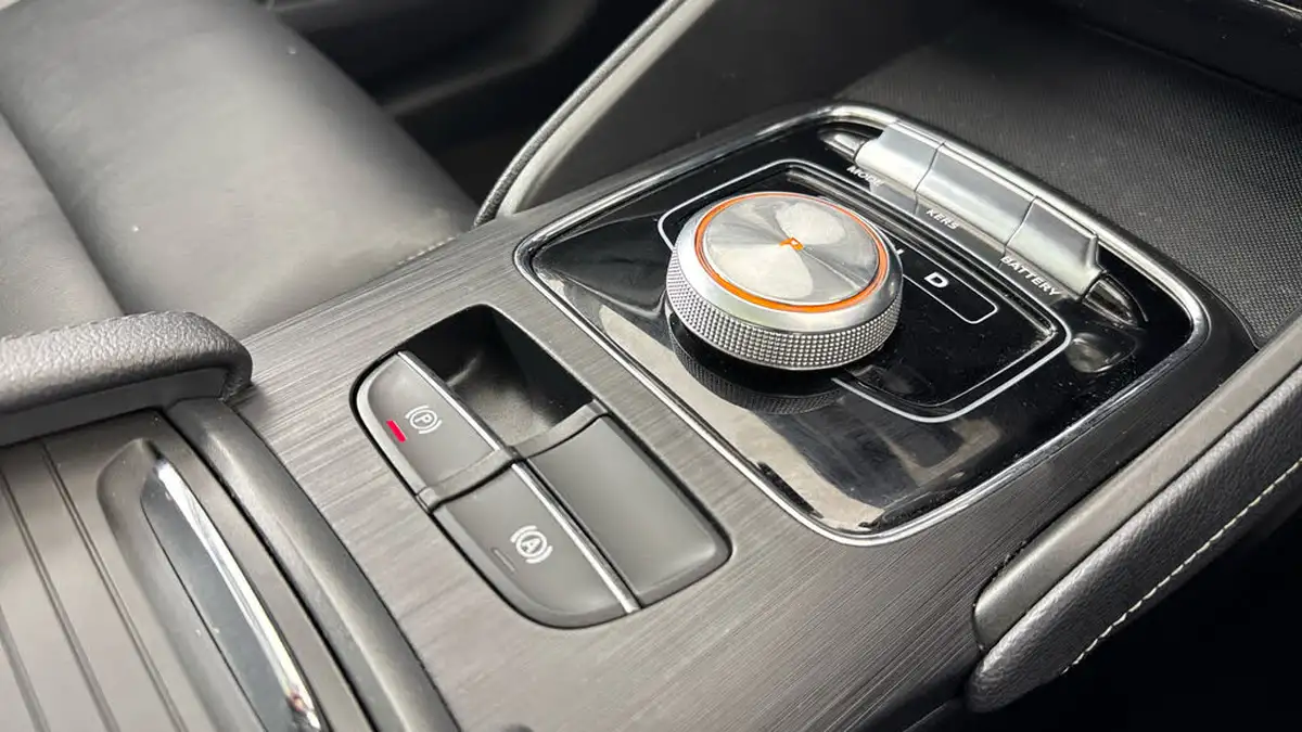 2021-mg-zs-suv-e-exclusive-ev-big-17
