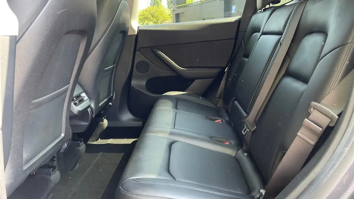 2022-tesla-model-y-e-rwd-big-13