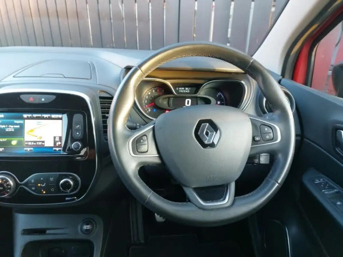 2017-renault-captur-09-tce-signature-x-nav-big-6
