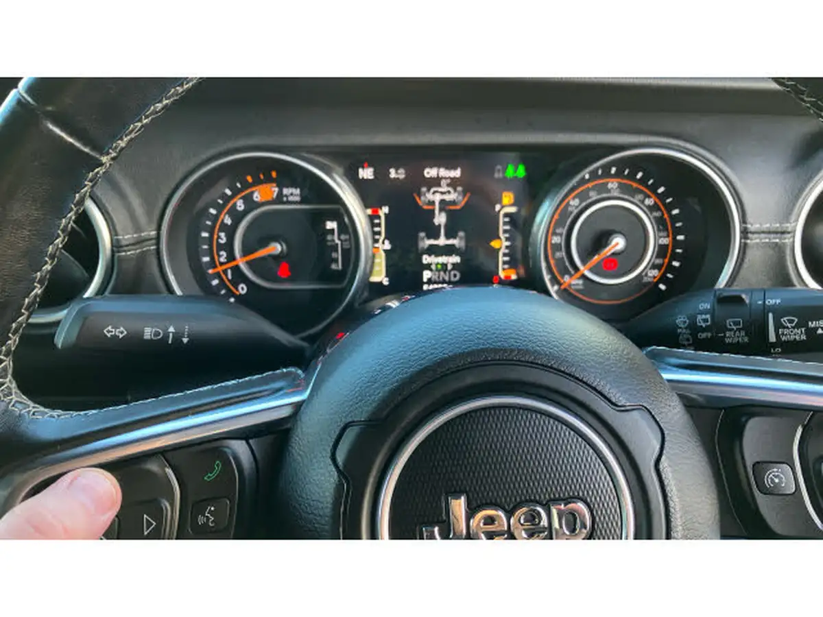 2021-jeep-wrangler-20-gme-overland-5d-big-57