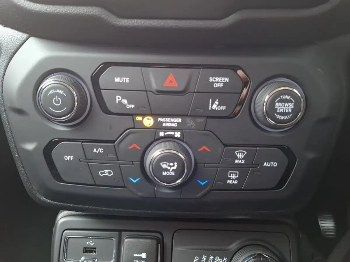 2024-jeep-renegade-13-gse-trailhawk-big-14