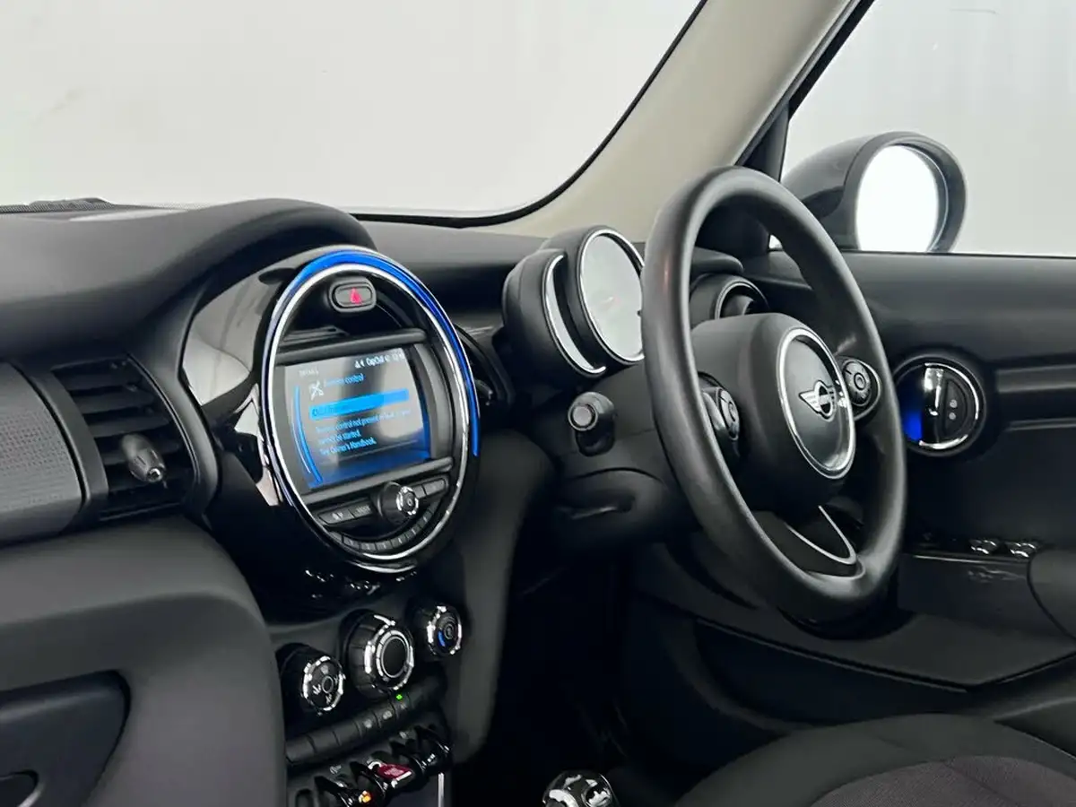 2018-mini-cooper-15-cooper-classic-ss-hatchback-5d-auto-big-19