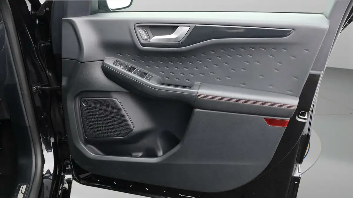 2021-ford-kuga-15-st-line-edition-big-14