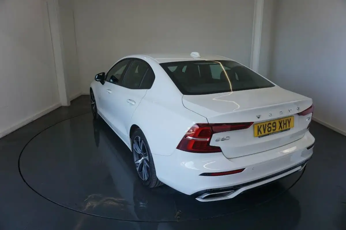 2019-volvo-s60-20-t5-r-design-plus-big-5