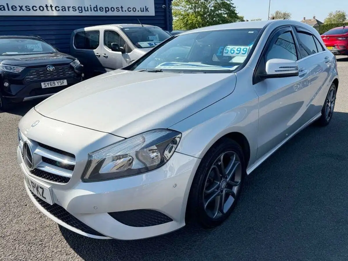 2014-mercedes-benz-a-class-18-cdi-a200-sport-7g-dct-big-2