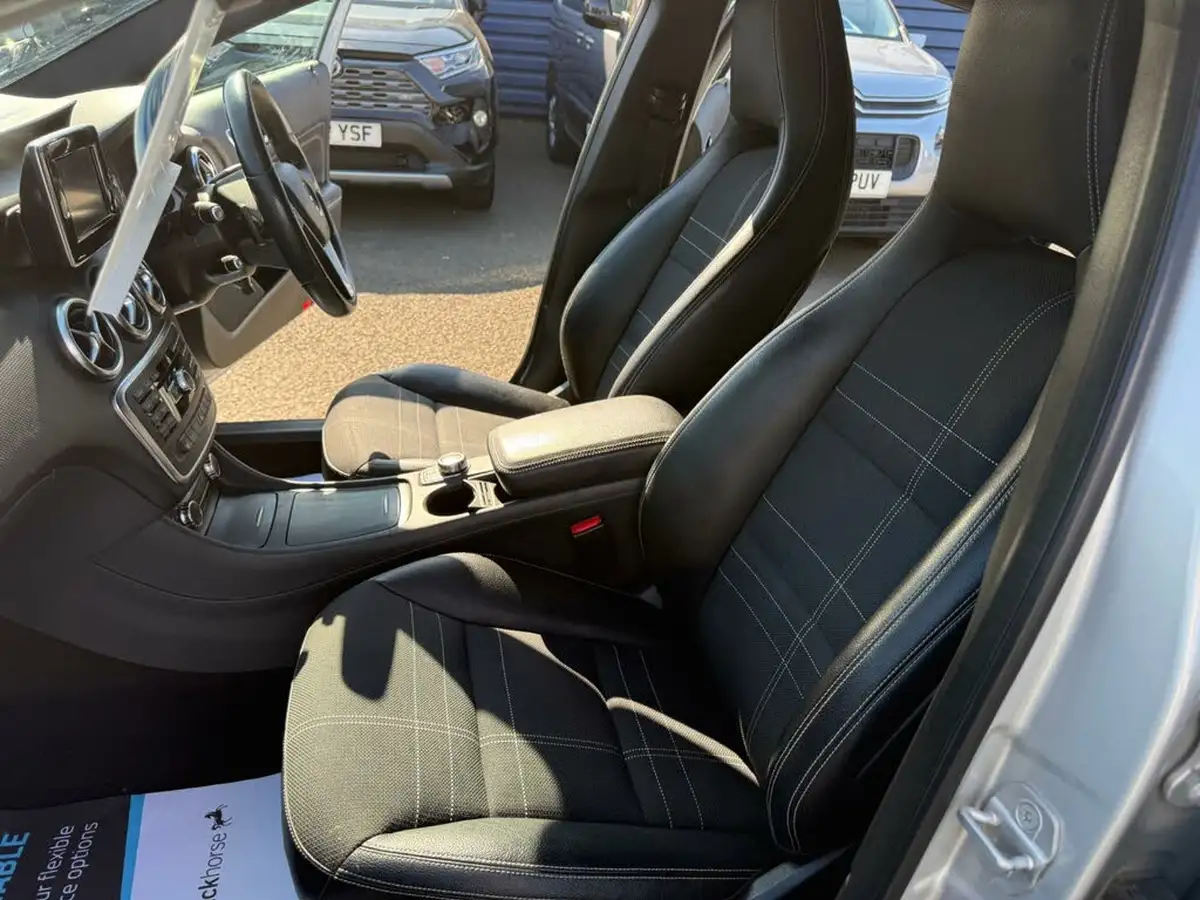 2014-mercedes-benz-a-class-18-cdi-a200-sport-7g-dct-big-30
