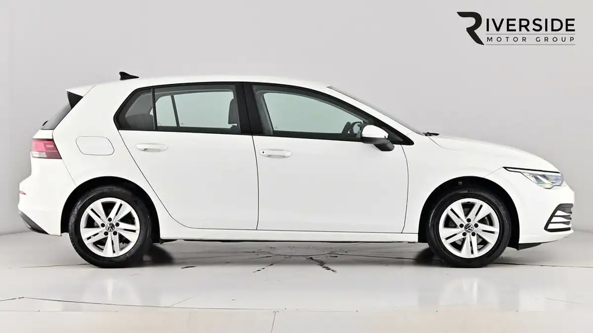2020-volkswagen-golf-15-tsi-life-150ps-hatchback-big-2