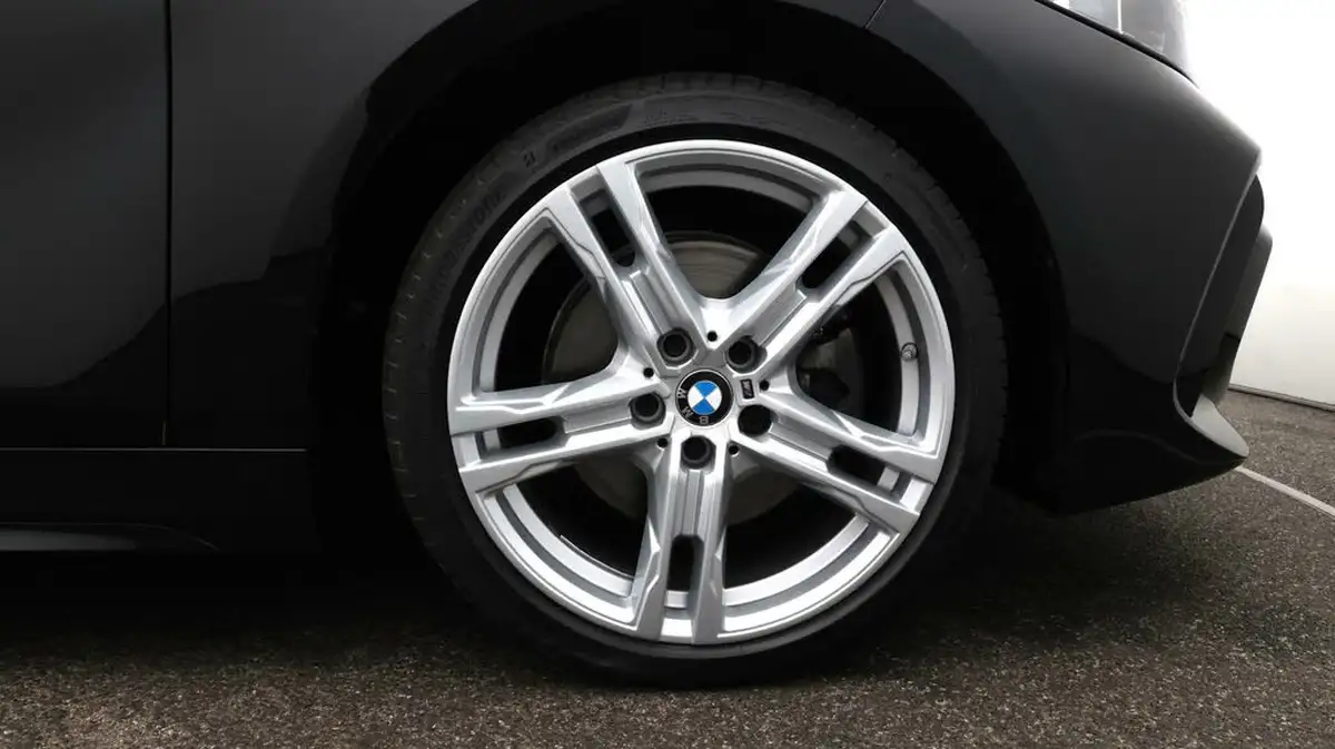 2022-bmw-1-series-15-118i-m-sport-lcp-big-18