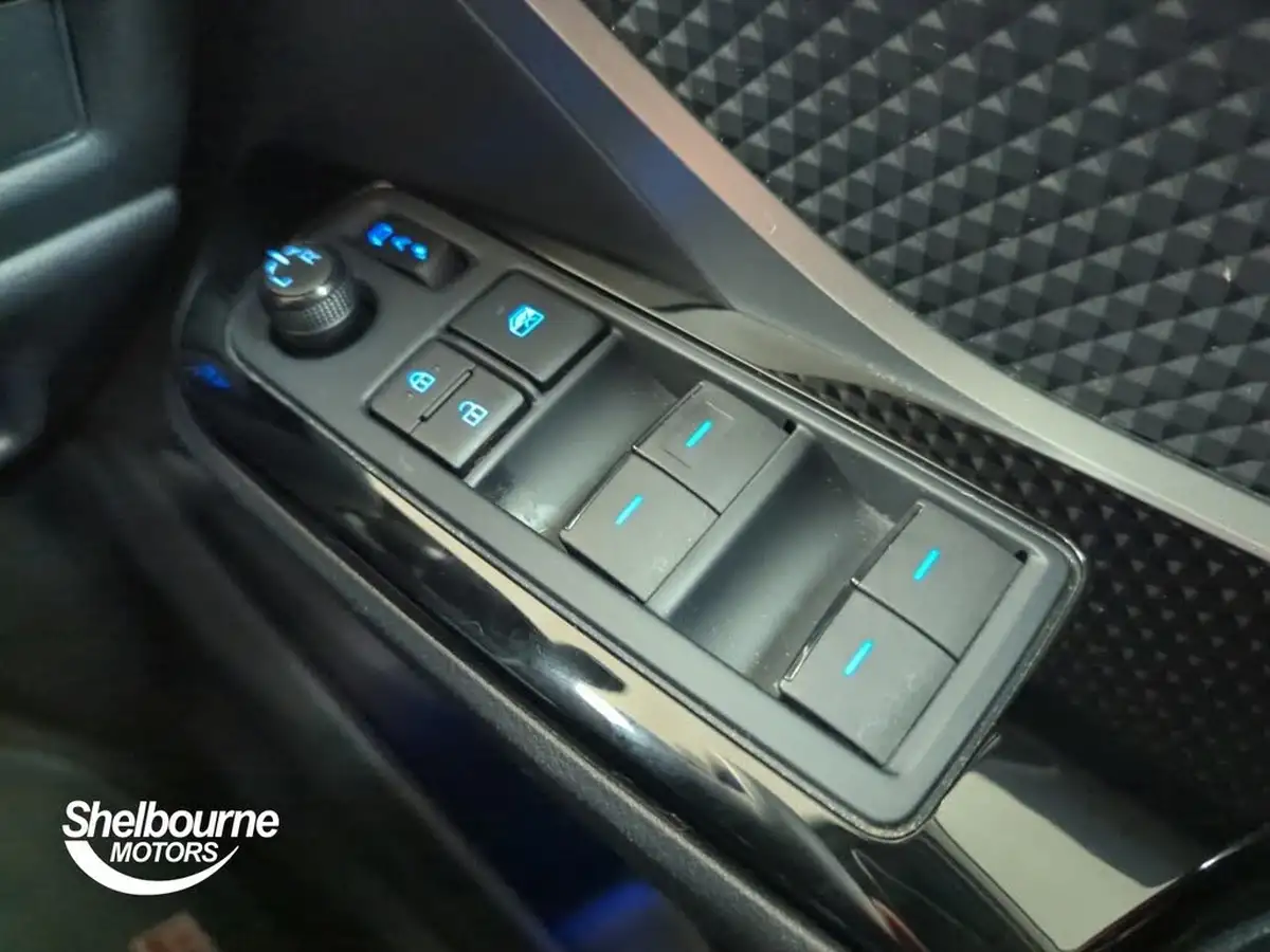 2023-toyota-c-hr-18-vvt-i-gr-sport-big-15