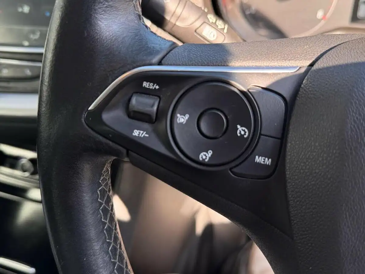 2019-vauxhall-grandland-x-12-se-ss-big-26