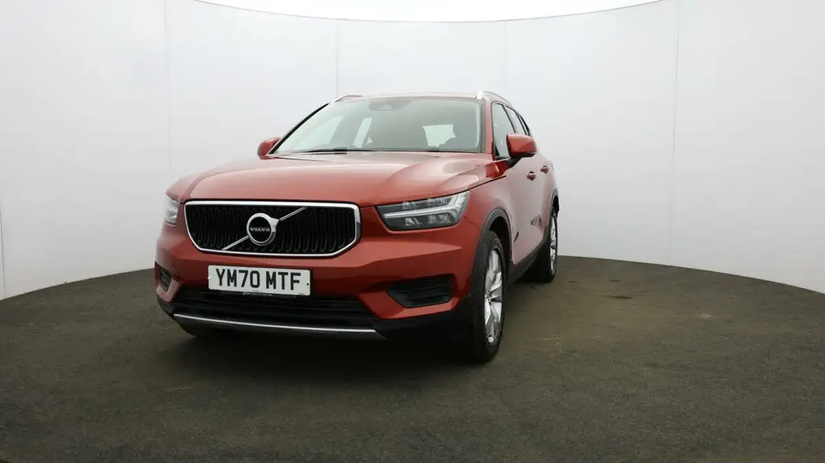 2020-volvo-xc40-20td-d3-momentum-geartronic-big-39