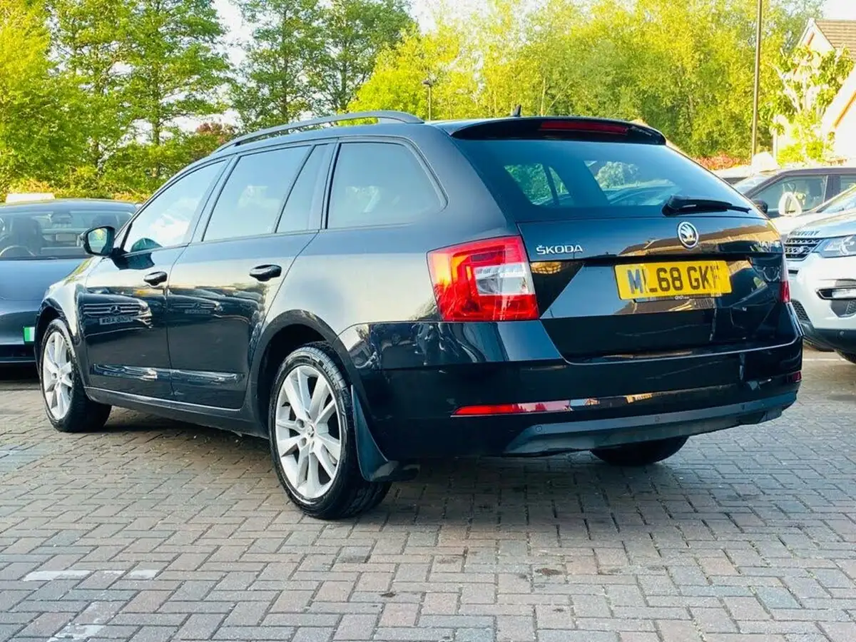 2018-skoda-octavia-16tdi-se-l-scr-estate-big-4