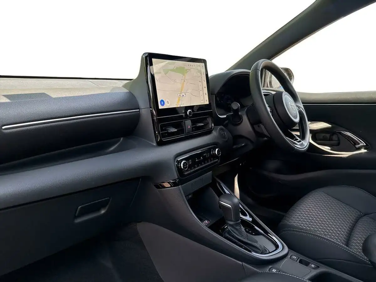 2024-toyota-yaris-15-vvt-i-excel-big-14
