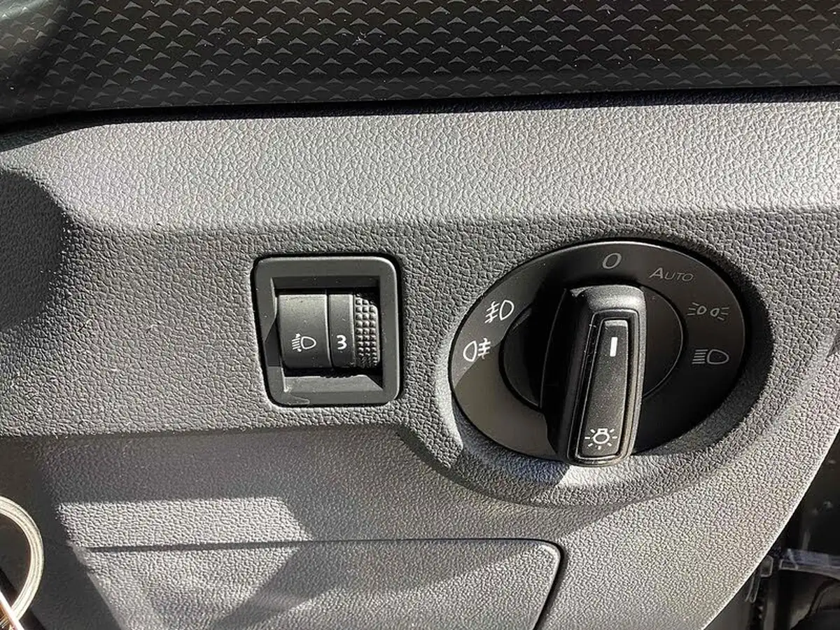2020-volkswagen-t-cross-10-tsi-se-115ps-big-34