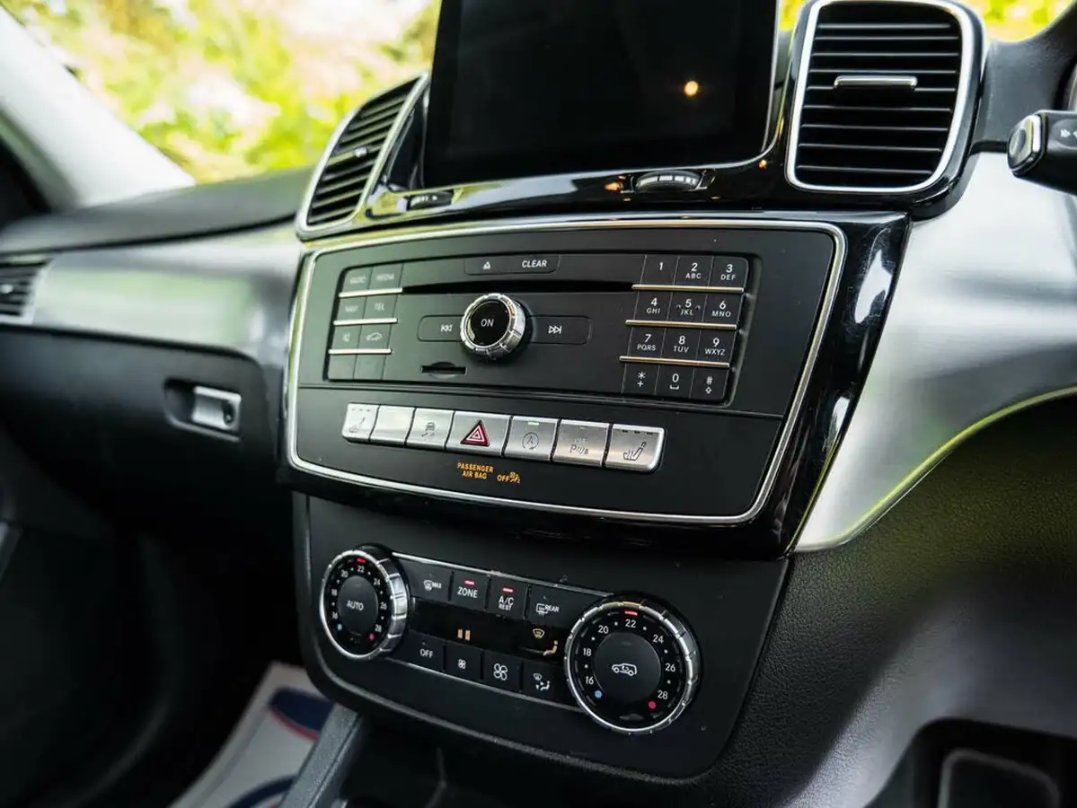 2016-mercedes-benz-gle-class-21d-gle250d-amg-line-big-31