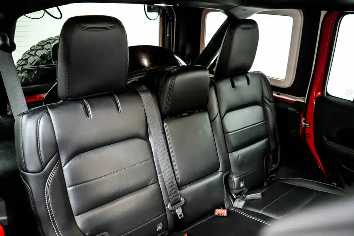 2019-jeep-wrangler-20-gme-overland-hard-5d-big-22