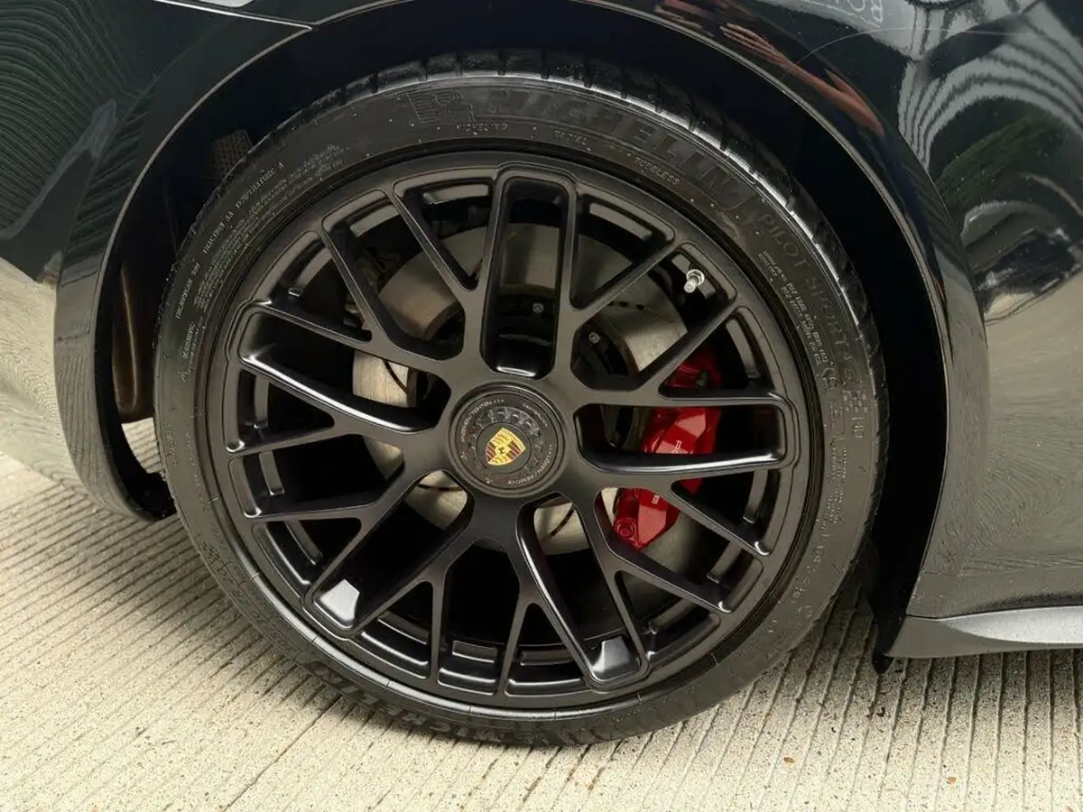 2015-porsche-911-38-carrera-gts-coupe-big-14