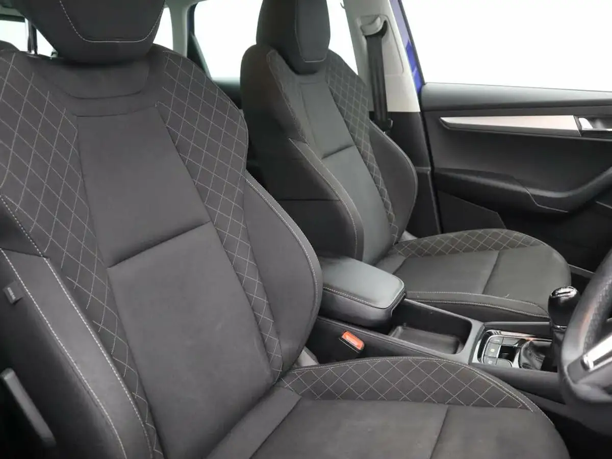 2019-skoda-karoq-10-tsi-se-technology-big-10