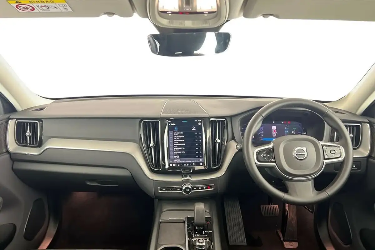2024-volvo-xc60-20-b5-plus-big-5