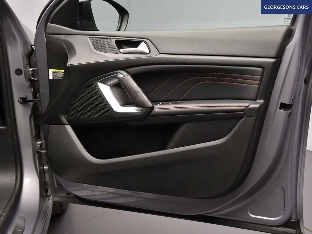 2019-peugeot-308-15-bluehdi-gt-line-big-23