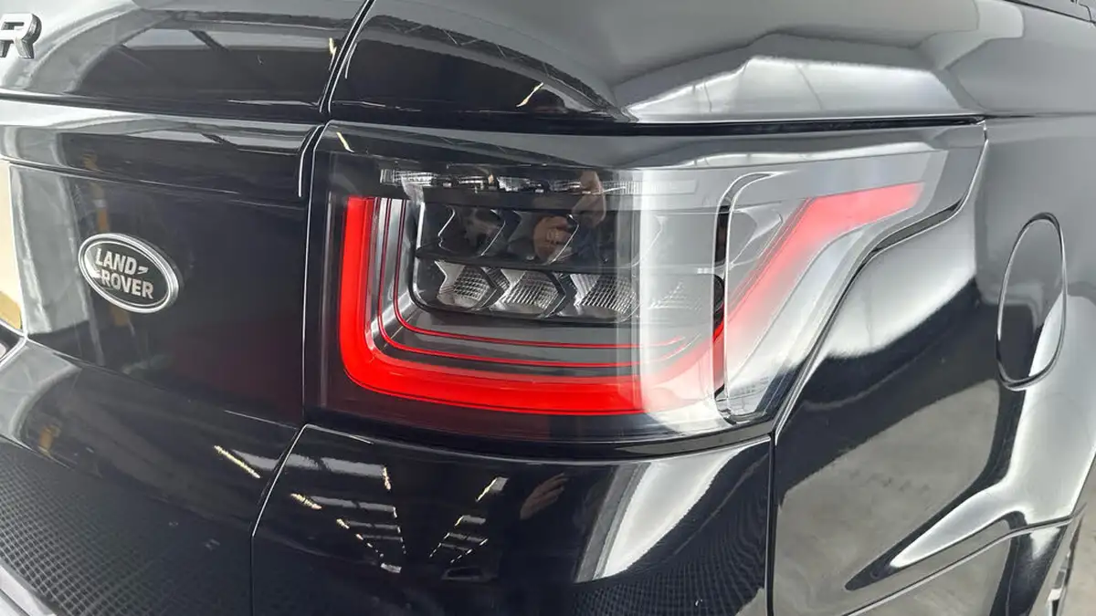 2021-land-rover-range-rover-sport-30-d300-hse-silver-big-27