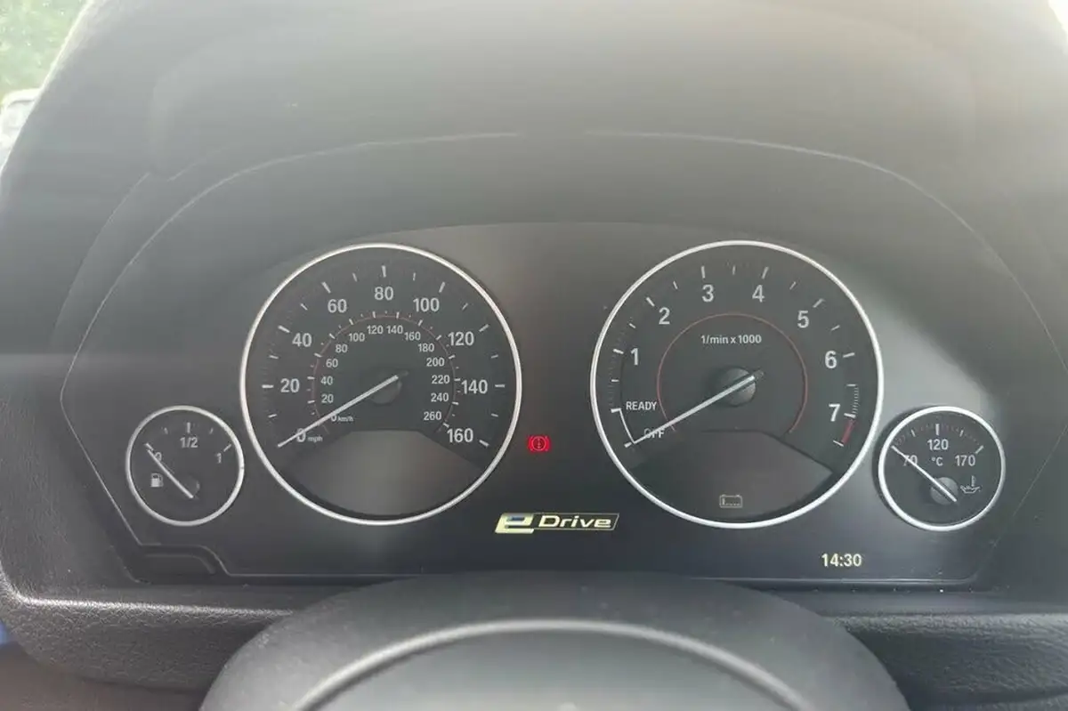 2018-bmw-3-series-20-330e-m-sport-big-14