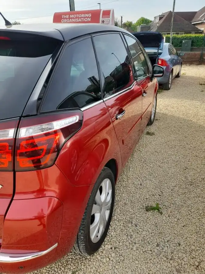 2013-citroen-c4-picasso-16hdi-platinum-big-3