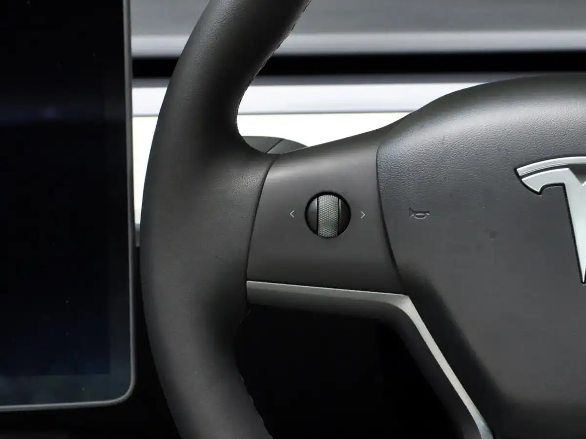 2021-tesla-model-3-e-long-range-4x4-big-25