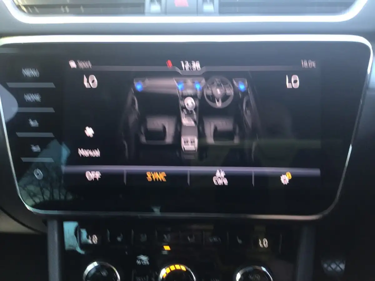 2018-skoda-superb-20tdi-se-l-executive-150ps-scr-hatchback-big-24