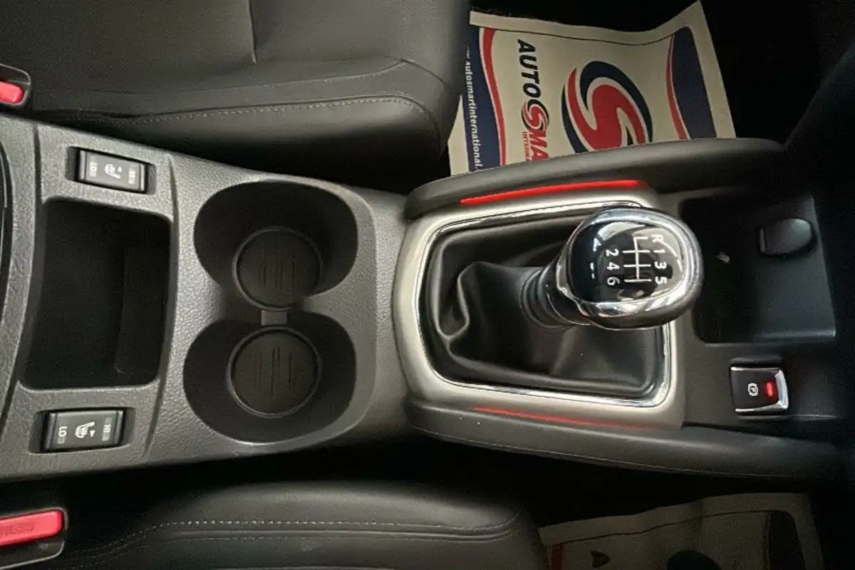 2015-nissan-qashqai-16-tekna-big-26