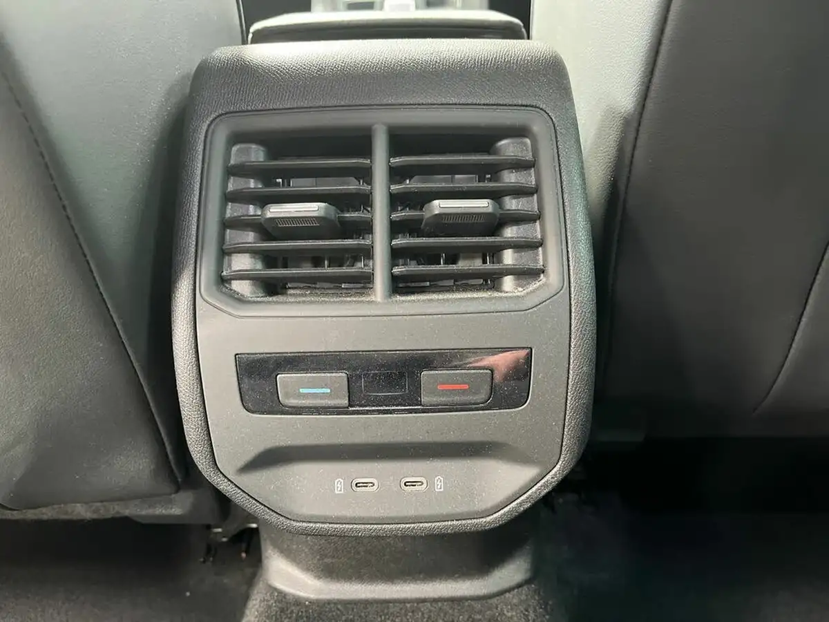 2021-seat-leon-14-e-hybrid-fr-hatchback-big-19
