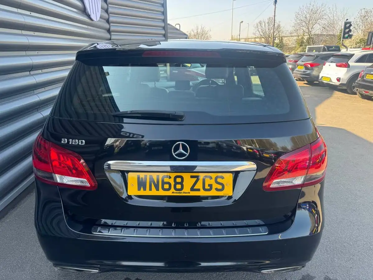 2018-mercedes-benz-b-class-16-b180-amg-line-122ps-ss-7g-dct-big-4