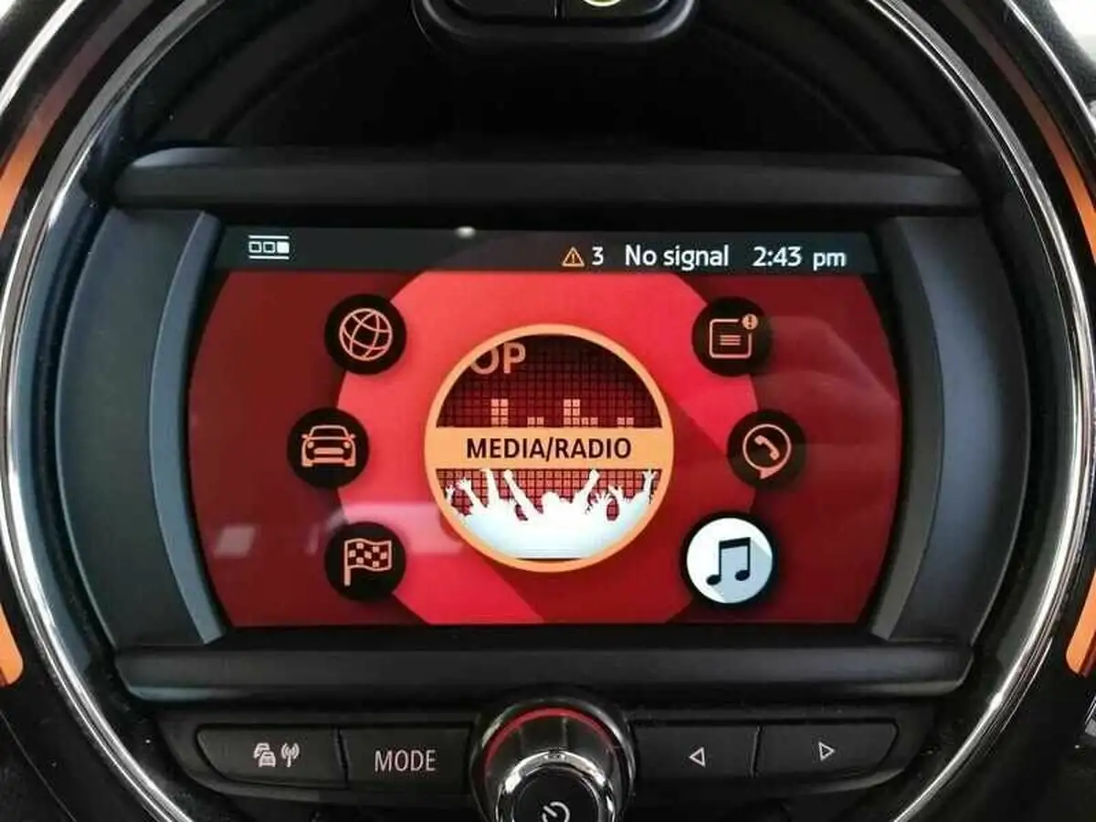 2018-mini-clubman-15-cooper-big-23