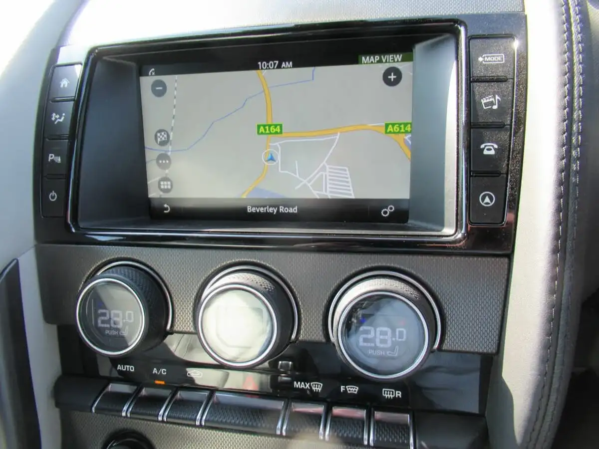 2014-jaguar-f-type-30-s-convertible-awd-quickshift-big-20