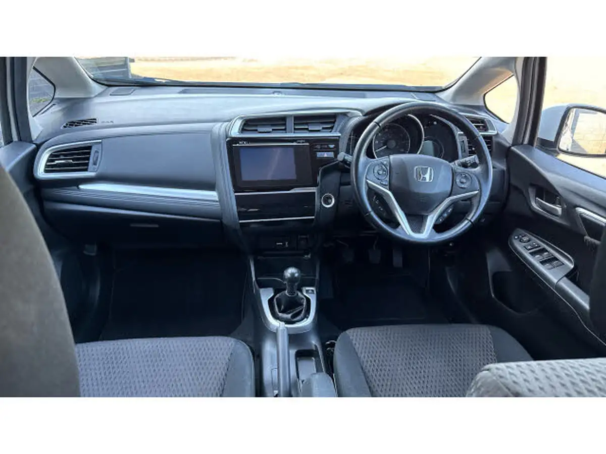 2019-honda-jazz-13-i-vtec-ex-navi-big-3