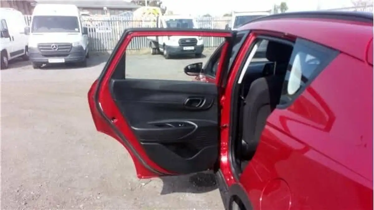 2023-hyundai-bayon-10-t-gdi-se-connect-dct-big-11