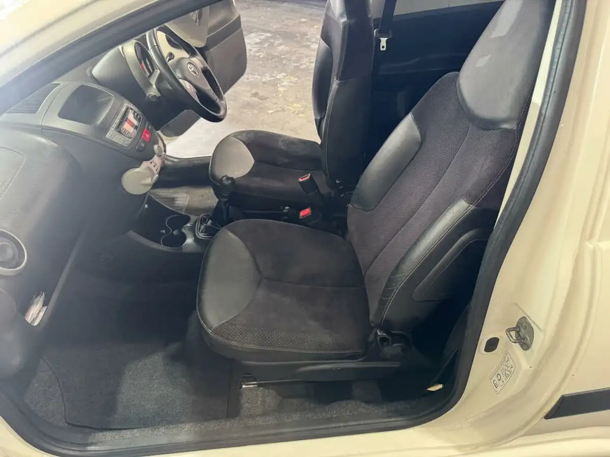 2013-toyota-aygo-10-aygo-ice-3d-big-22