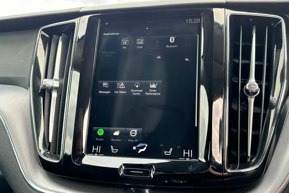 2020-volvo-xc60-20td-d4-momentum-big-20
