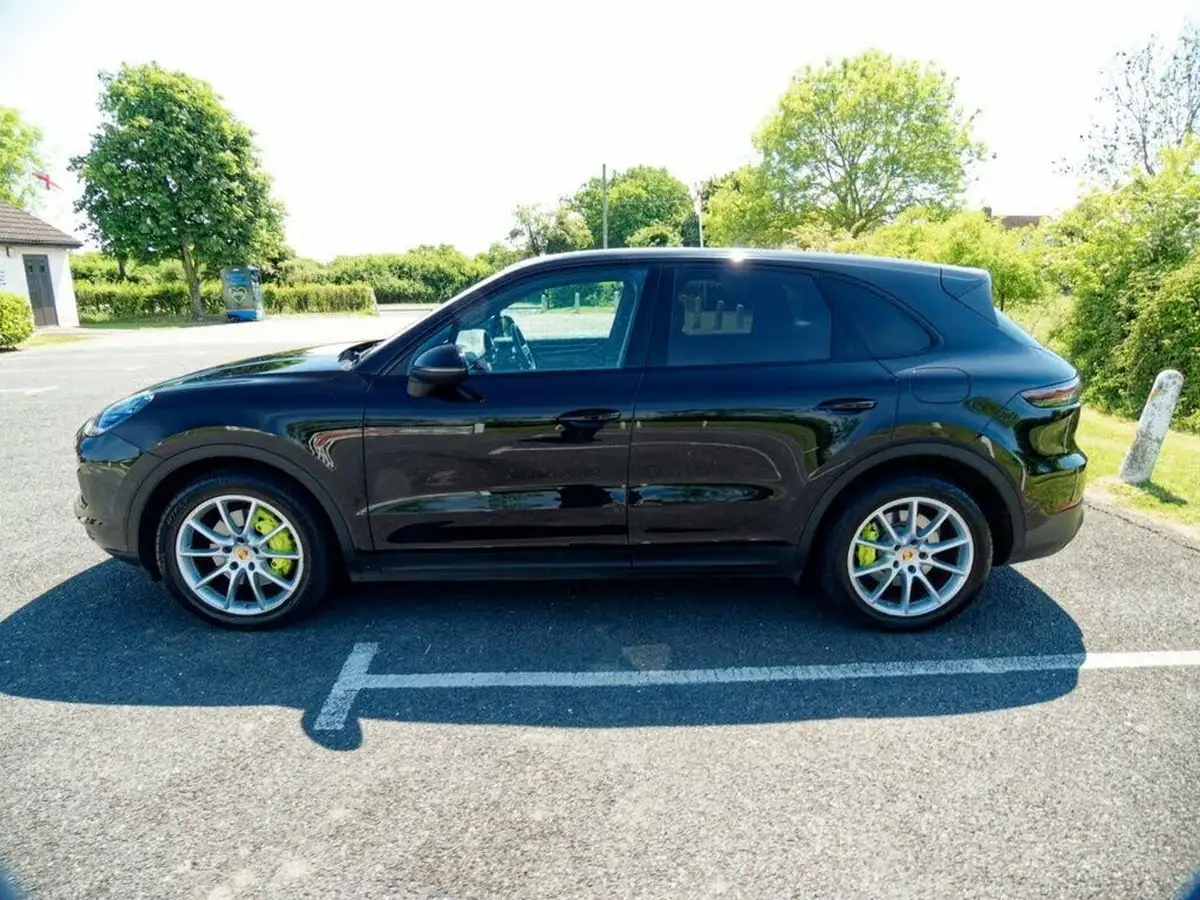 2018-porsche-cayenne-30-v6-e-hybrid-big-17