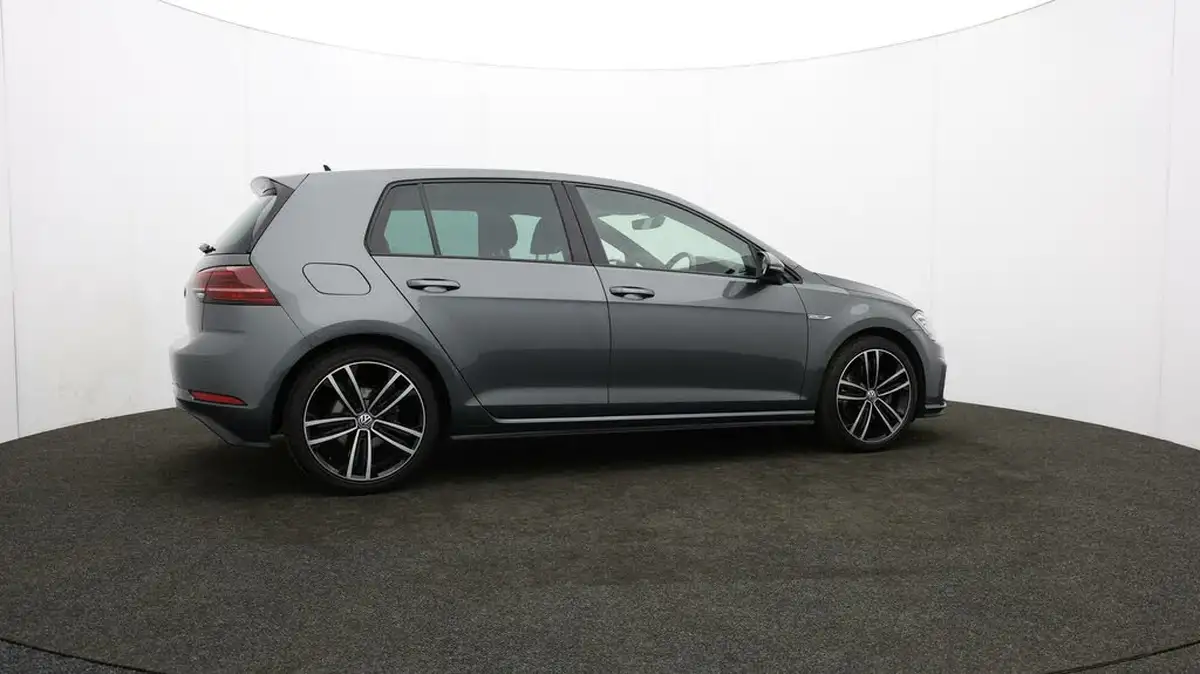 2017-volkswagen-golf-20tdi-gtd-ss-hatchback-5d-big-35