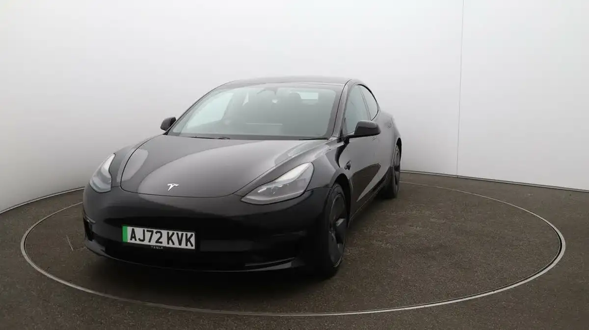 2022-tesla-model-3-e-long-range-big-37